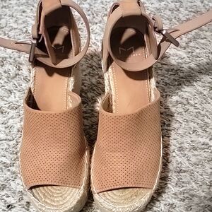 Marc Fisher Espadrilles nude color platform wedges, sz 6.5